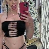 Lola Taylor